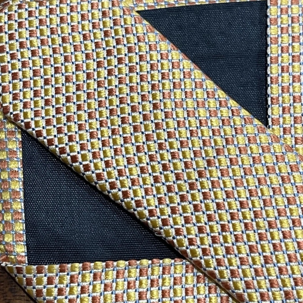 Corporate image tailored exclusively for Tom James elegant 100% silk mens tie - Picture 10 of 12